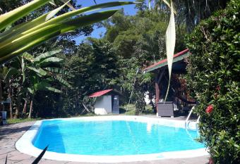 Cabinas Nirvana Ecolodge allows 18 year olds to book a room