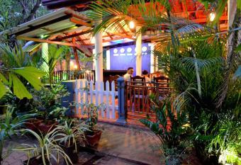 Max Safari Villa has Smoking/Balcony rooms