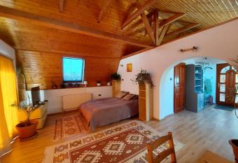 Attila-Apartman Buda  rs has Balcony rooms