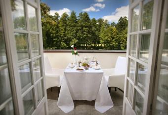 Dw  r Many, blisko do Suntago & DeepSpot has Balcony rooms