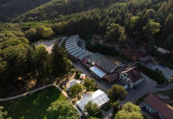 Domaine du Hirtz, Restaurant & Spa has Balcony rooms