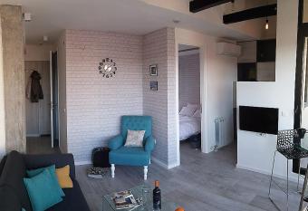 Apartment Savamala Art has Balcony rooms