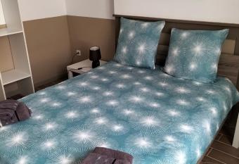 Au V  lo Fleuri has Balcony rooms