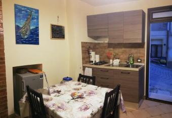 La Casuzza del Centro allows 18 year olds to book a room