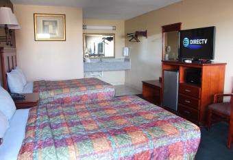 Crown Inn By OYO Denver Tx has Smoking rooms