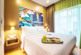MaxOneHotels at Resort Makassar has Balcony rooms