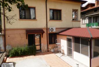 Guest House Zora has Balcony rooms