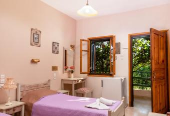 Filia Rooms has Balcony rooms