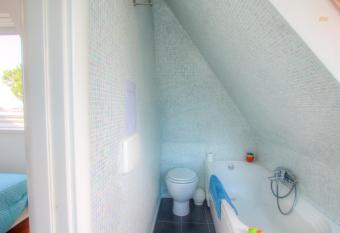 SPIAGGIA 350mt PANORAMICA ARIA COND INTERNET TERRAZZA 2CAMERE 2BAGNI has rooms with a private hot tub