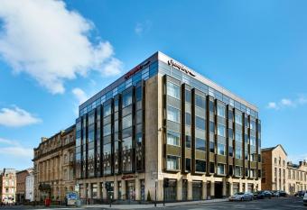 Hampton by Hilton Glasgow Central allows 18 year olds to book a room