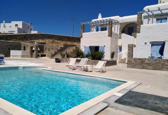 Pleiades Paros Family Apartments has Balcony rooms
