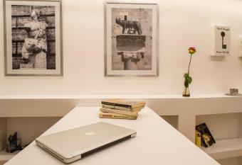 Mirabilia Urbis Roma has Balcony rooms