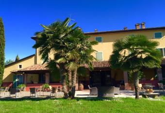 Agriturismo Le Fornase has Balcony rooms
