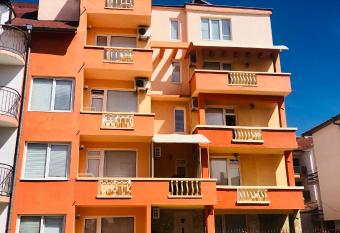 Guest House Rai has Balcony rooms