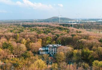 Holiday Suites Limburg allows 18 year olds to book a room