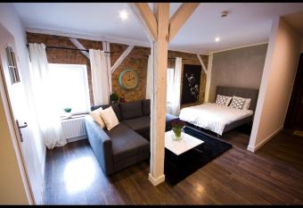 Apartmenty Mariacka 20 -Self Check-In 24h allows 18 year olds to book a room