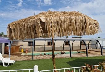 Camping Les P tites Maisons dans la Prairie allows 18 year olds to book a room