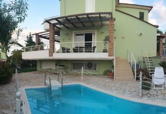 Kassandra Villa Nafplio has Balcony rooms