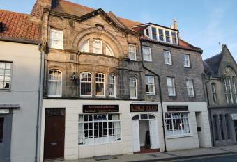 Kings Head allows 18 year olds to book a room