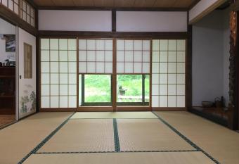 Anzuan Nishida has Balcony rooms