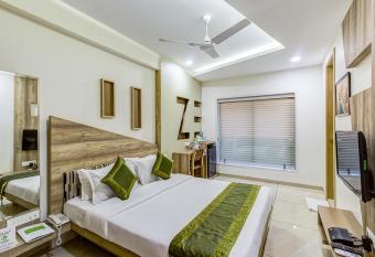 Treebo Trend Daksh Residency has Smoking rooms