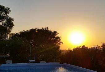 Alexandra Homestay has Balcony rooms