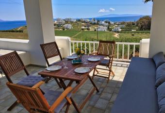 Anthoula s Sea View Apartment has Balcony rooms