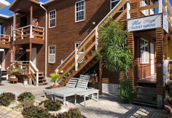 Blue Wave Guest House has Balcony rooms