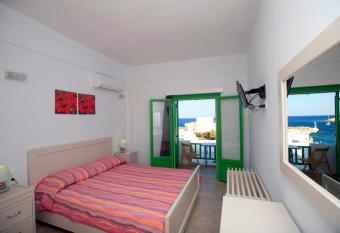 Kastellos Apartments Sikinos allows 18 year olds to book a room