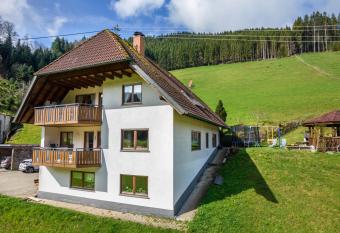 Jorchenhof has Balcony rooms
