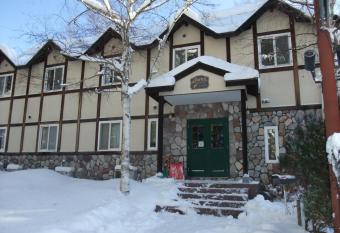 Gasthof Ascot allows 18 year olds to book a room