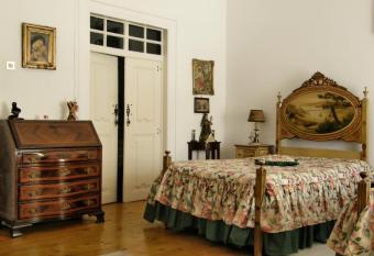 Solar das Avencas has Balcony rooms