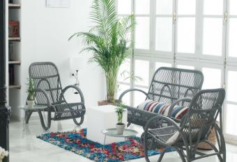 Hostal La Casa Sanl  car has Balcony rooms