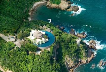 Ocean Castle Sol de Oriente & Ocean Castle Sol de Occidente in Careyes has Smoking rooms