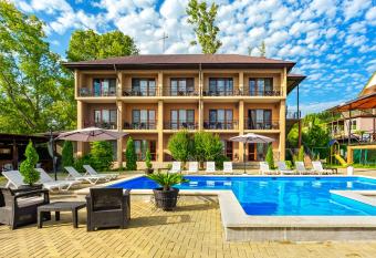 Eco Life has Balcony rooms