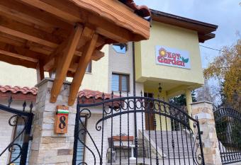 Kot Garden Guest House has Balcony rooms