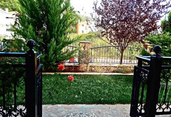 Panorama Apartments and Studios has Balcony rooms