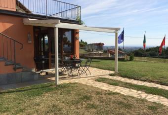 Casa Aiva & il Ciabutin, in collina tra i vigneti has Balcony rooms