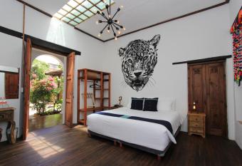 Sereno Art Hotel has Balcony rooms