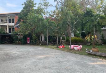 Rayonghouse Resort has Balcony rooms