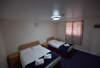 Woodlands Lodge Ilford allows 18 year olds to book a room