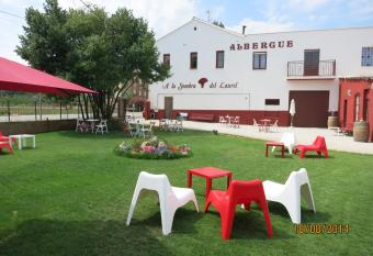 Hostal A La Sombra Del Laurel has Balcony rooms