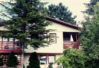 Apartment Borovi has Balcony rooms