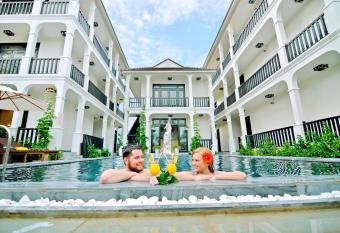 Hoi An Osaka Boutique Villa has Balcony rooms