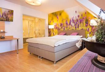 Hotel & Wirtshaus H  dl-Kaplan has Balcony rooms