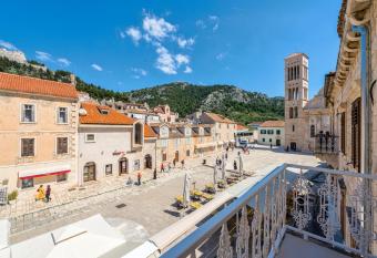 Apartments Villa Tudor has Balcony rooms
