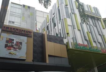 MaxoneHotels.com at Kramat has Smoking rooms