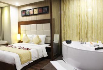 Grand Sea Hotel Danang allows 18 year olds to book a room