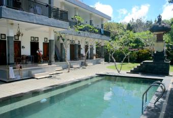 Uluwatu Made Guesthouse has Balcony rooms