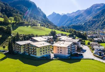Kaprun Apartments has Balcony rooms
